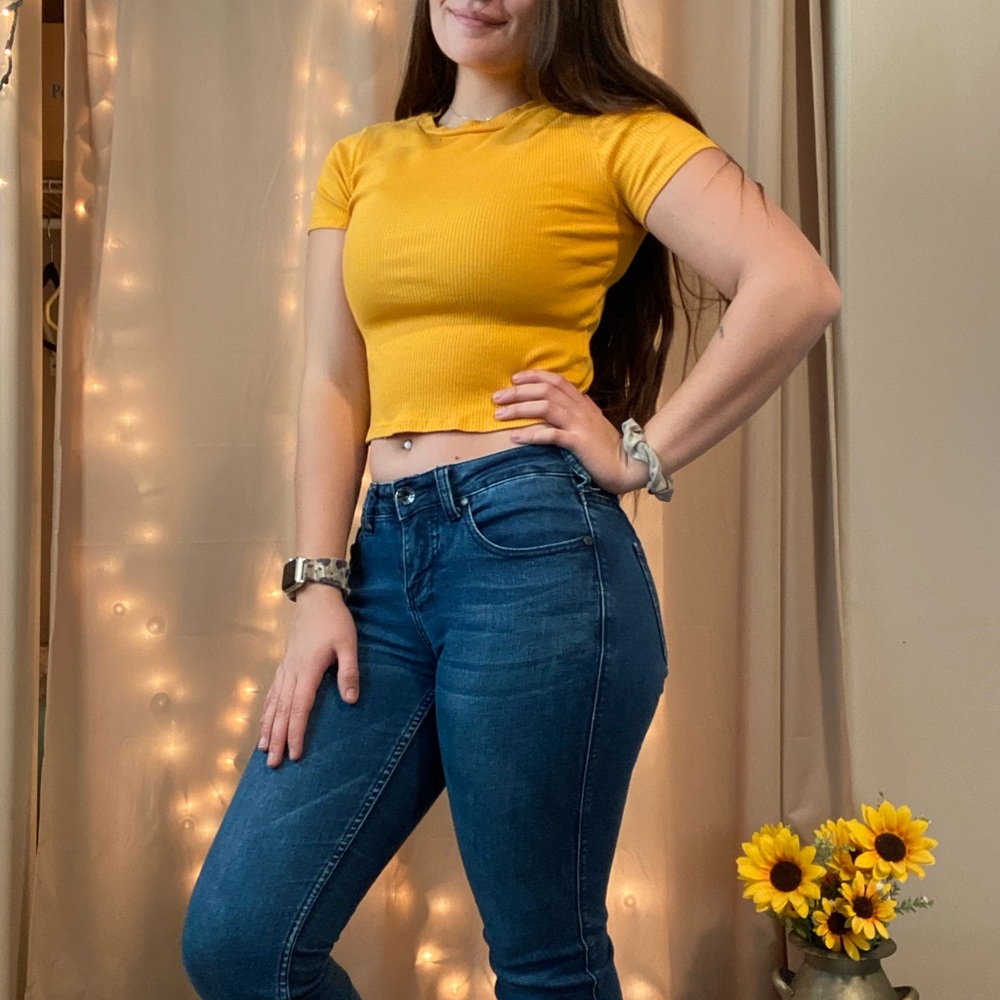 Cropped tee